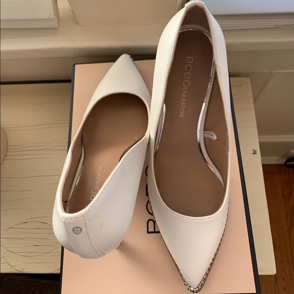 BCBGENERATION Holli Pointed Toe Pump - Picture 2 of 8